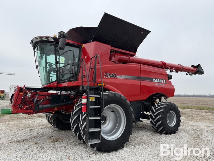 2018-case-ih-7240-image-1