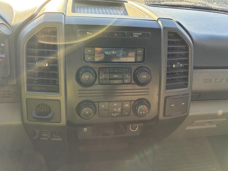 2018-ford-f550-image-12