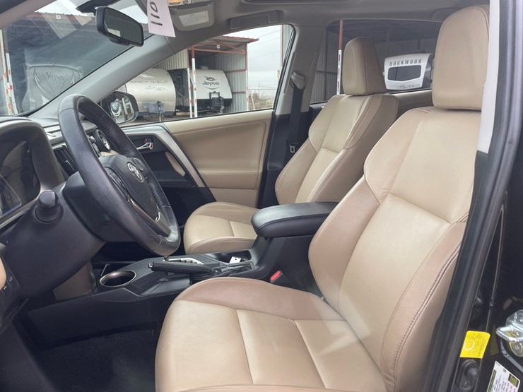 2013-toyota-rav4-image-46