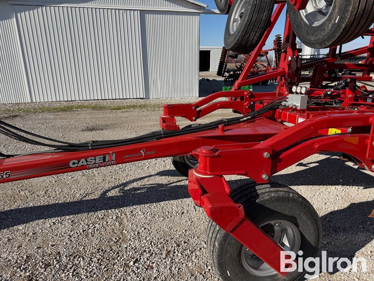 2023-case-ih-255-image-12