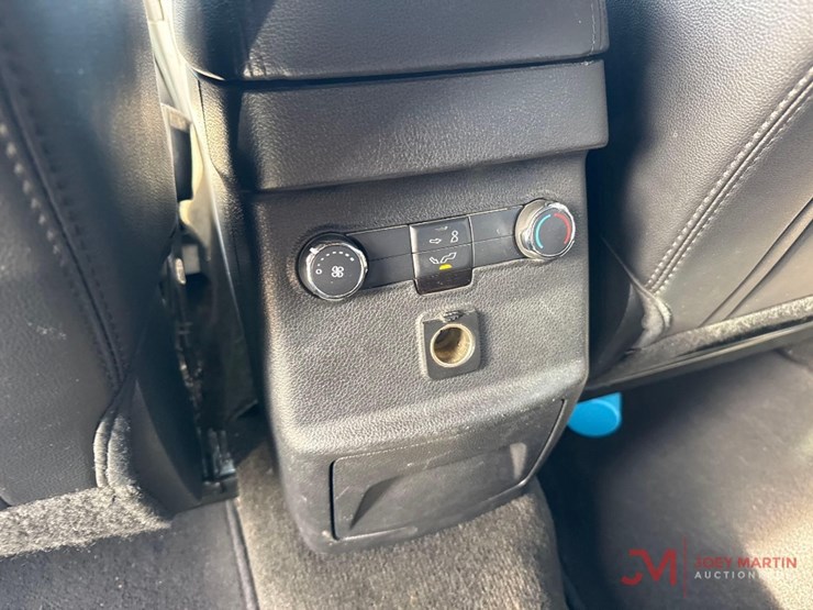 2017-ford-explorer-xlt-image-21