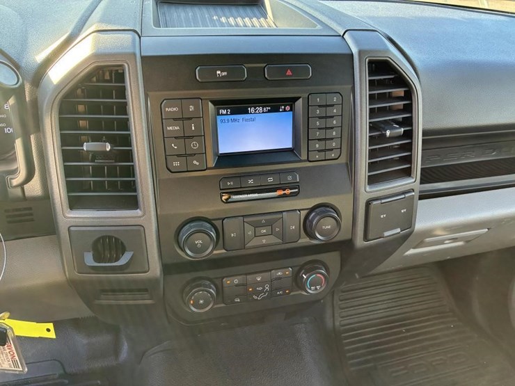 2022-ford-f450-xl-image-13