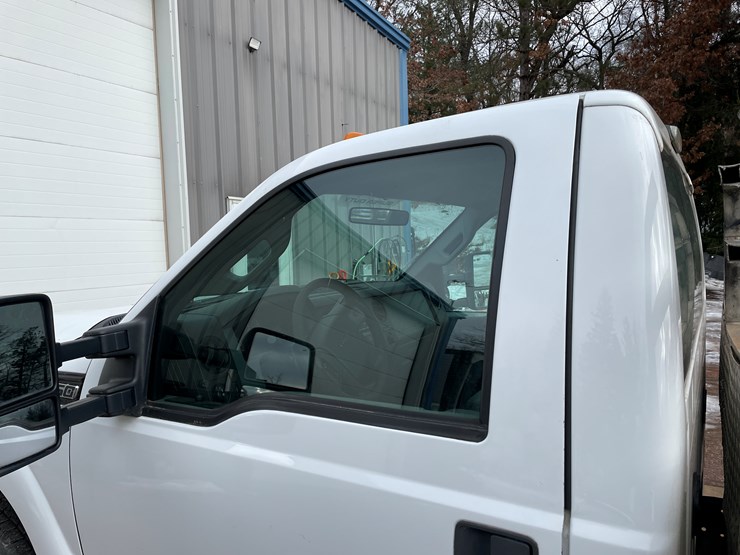 #330-•-2012-f350-super-duty-cab-and-chassis-pickup-(has-wi-title)(custer,-wi)-image-15