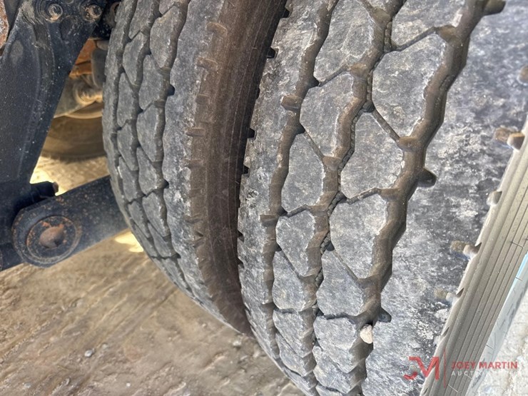 2013-kenworth-t800-image-26