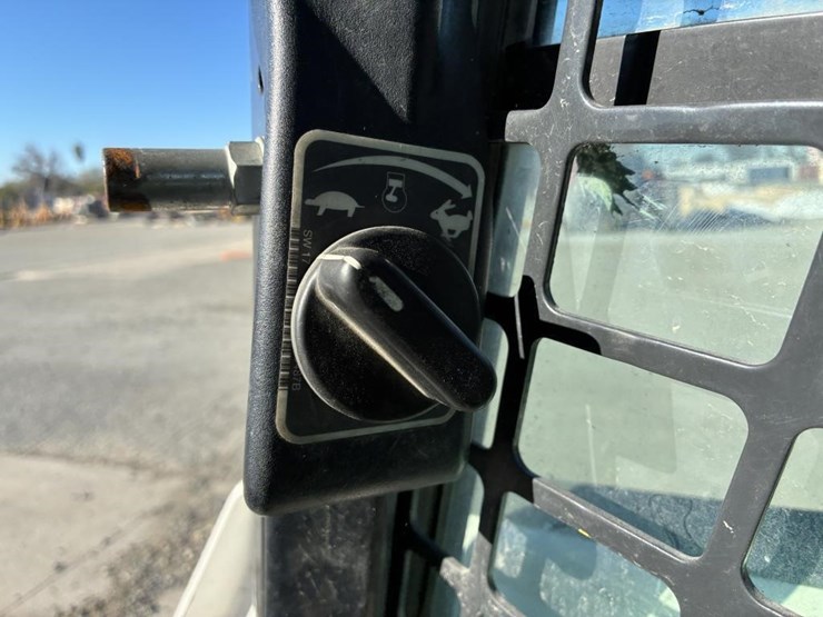 2018-bobcat-s650-image-18