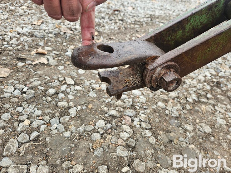 john-deere-8-image-14