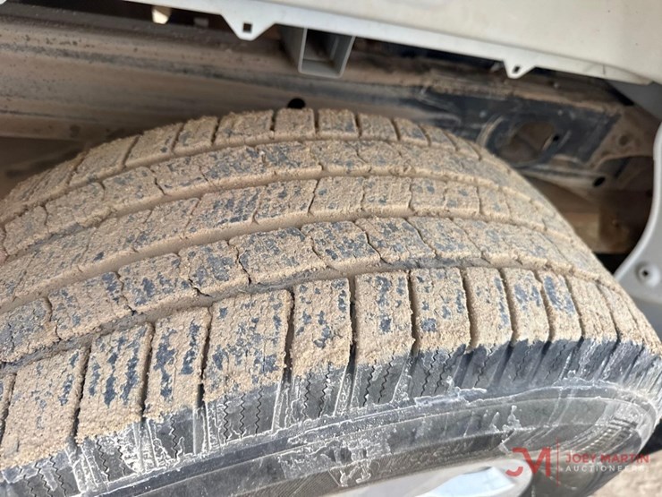 2020-chevrolet-1500-image-14