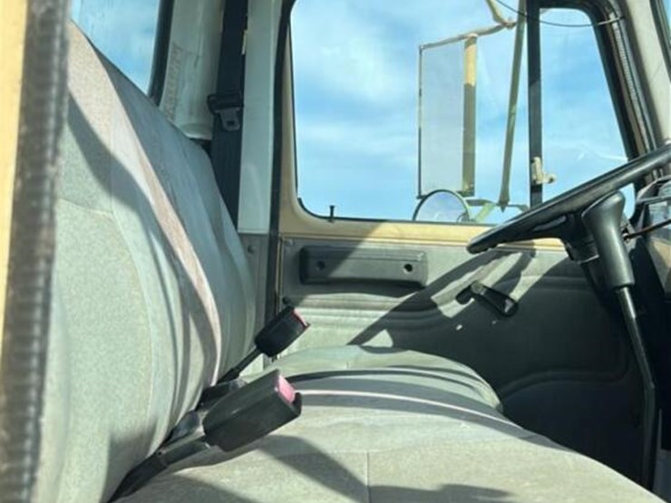 1997-international-4900-image-13