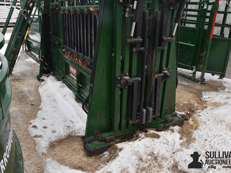 arrowquip-55-gen-chute,-alleyway,-tub,-&-head-gate-image-14