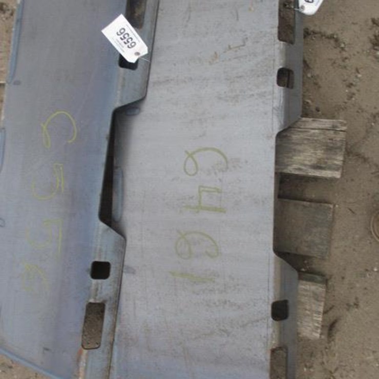 #6461 • YINTATECH 1/2" Universal Quick Attach Mount Plate Weight: 117.95 lb Outside Width: 45.2" Inside Width: 44.29" Length: 16.81". Thickness: 1/2"