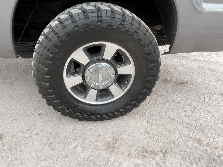 2011-ford-f250-lariat-image-9