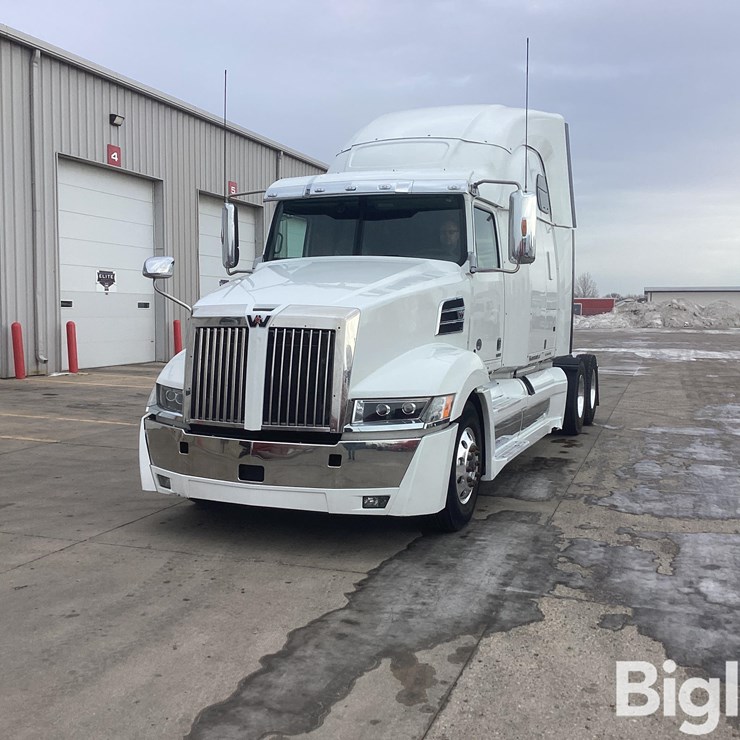 2022 WESTERN STAR 5700XE