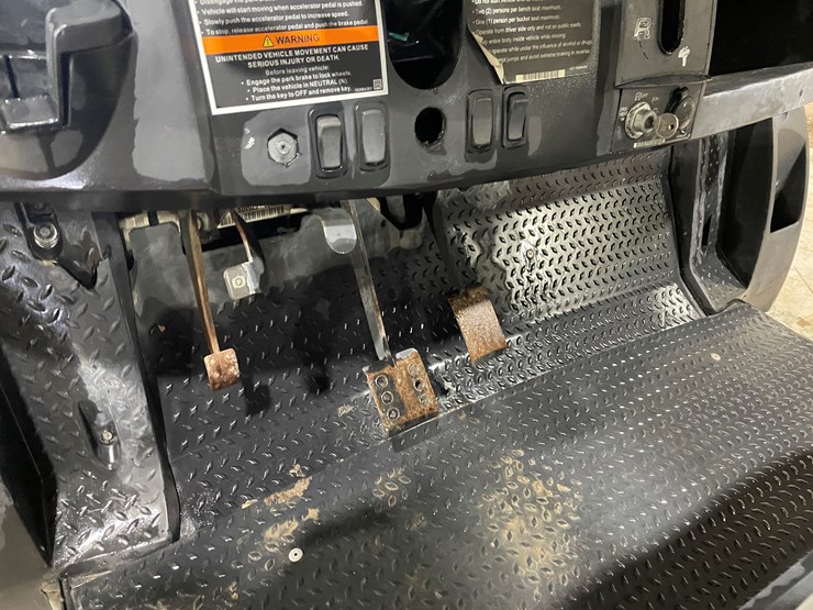 2020-club-car-carryall-1700-image-25