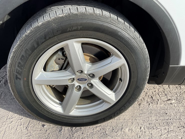 2017-ford-explorer-image-11