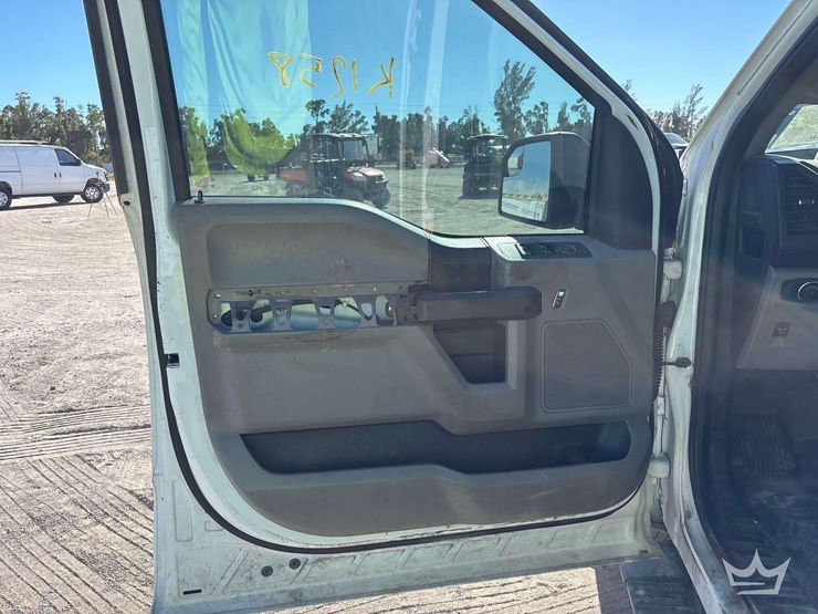 2019-ford-f150-image-6