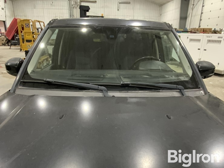 2016-land-rover-lr4-image-11