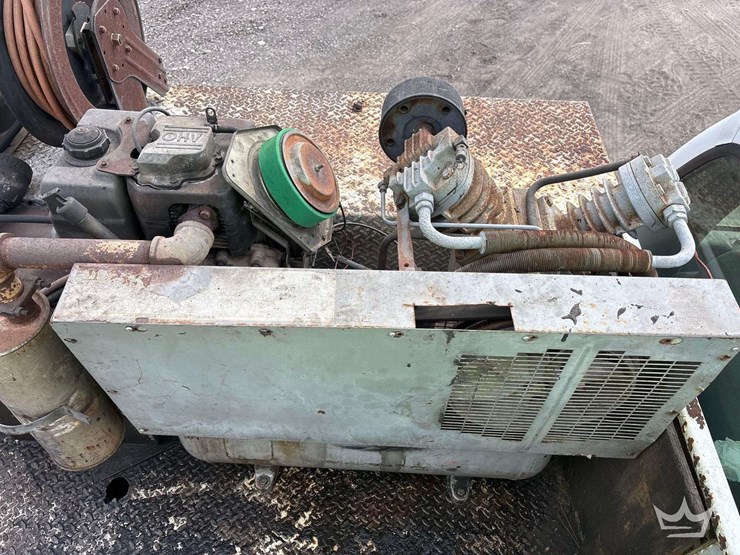 2001-liftmoore-6036-image-25