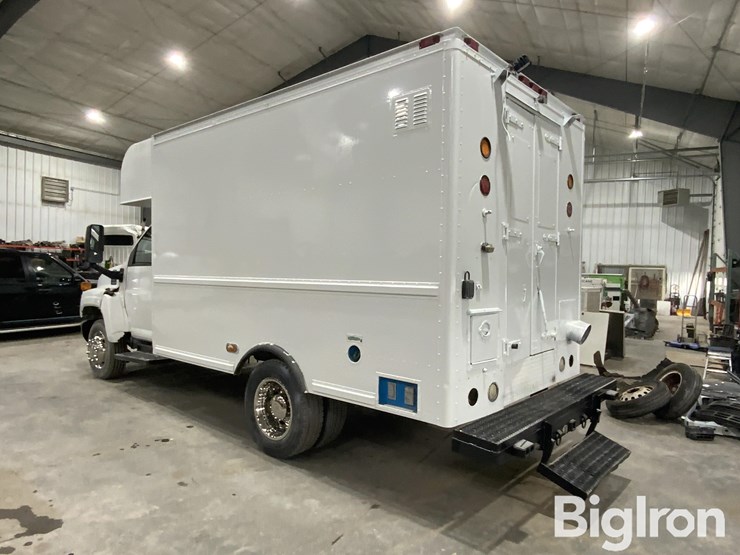 2009-gmc-topkick-image-7