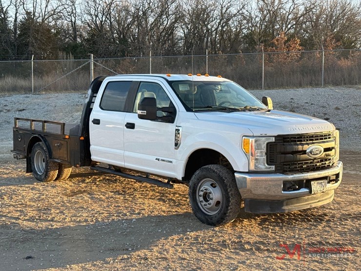 2017-ford-f350-xl-image-1