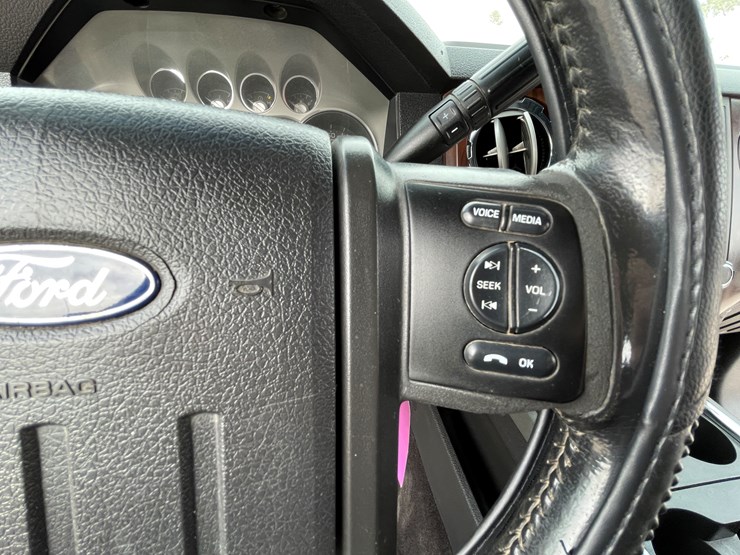 2011-ford-f250-lariat-image-95