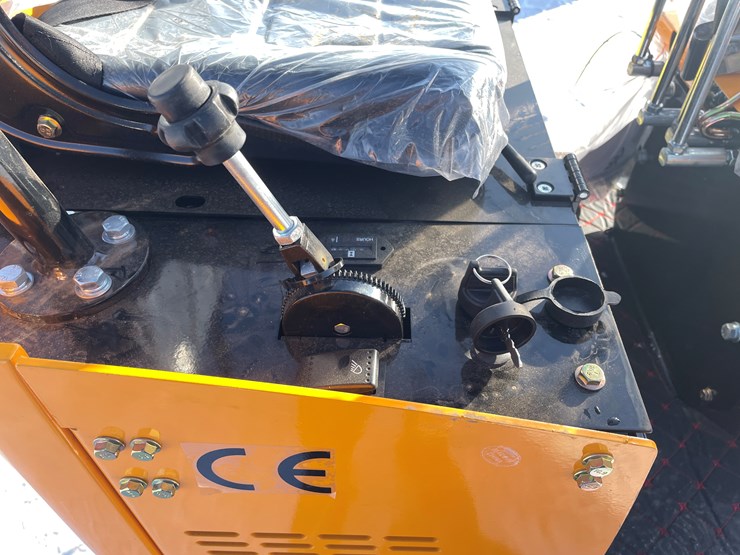 #130-•-miva-va13-mini-excavator-(mosinee,-wi)-image-14