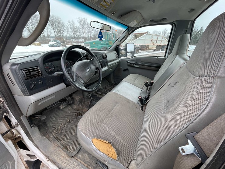 2006-ford-f550-xl-image-50