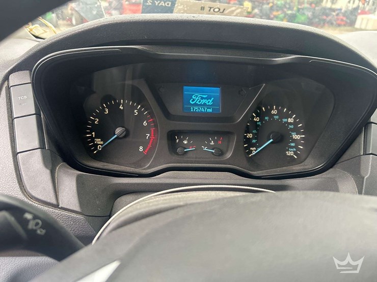 2015-ford-transit-image-12