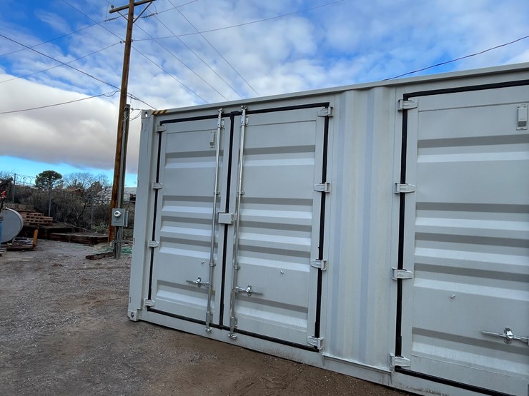 #200d-•-40'-container-image-7