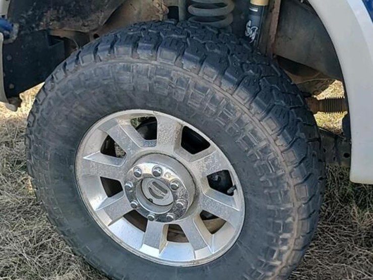 2010-ford-f250-image-9