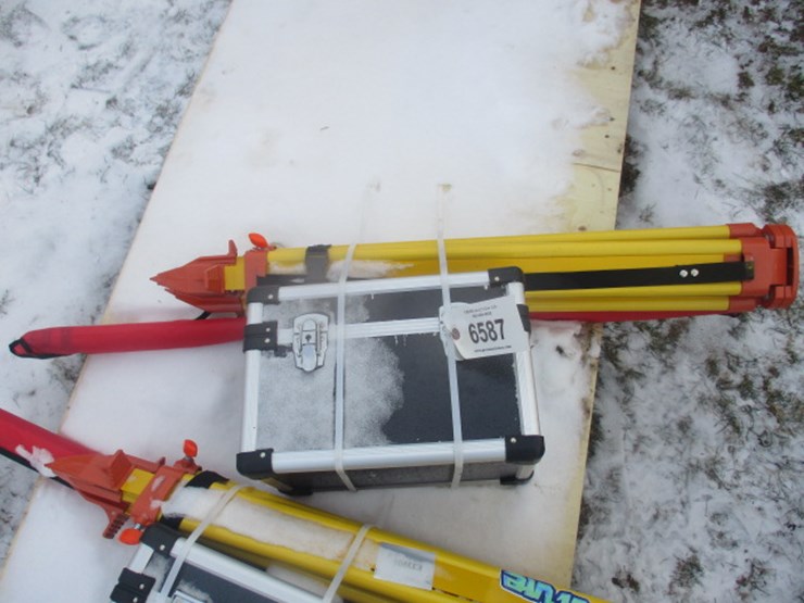 #6587-•-laser-level---[survey-equipment-and-grade-control]-self-leveling-rotary-laser-level-with-batteries,-receiver,-tripod,-grade-rod-image-1