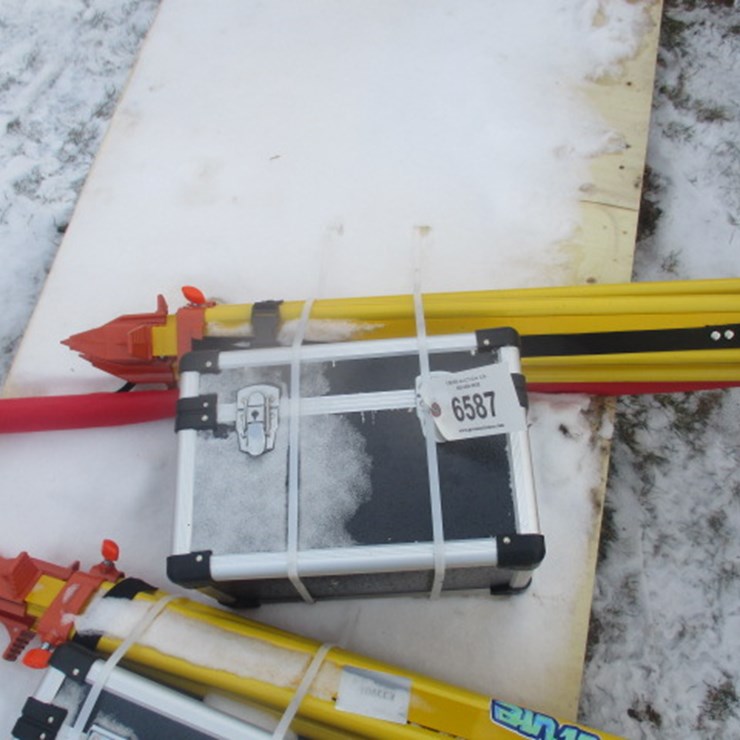 #6587 • Laser Level - [Survey Equipment and Grade Control] Self-Leveling Rotary Laser Level with Batteries, Receiver, Tripod, Grade Rod