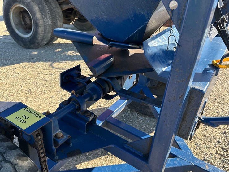 2675---lightfoot-fertilizer-spreader-image-4