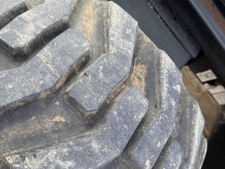 2015-genie-gs4390-roughterrain-scissor-lift-image-13