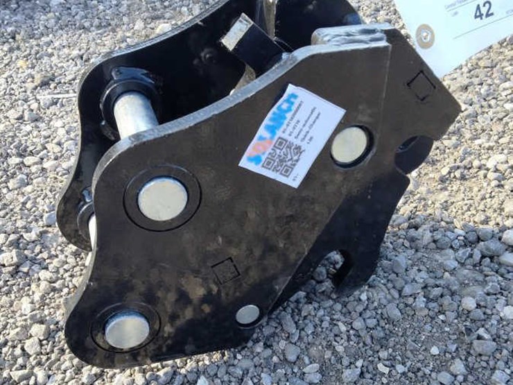 #42-•-mini-excavator-quick-attach-image-2