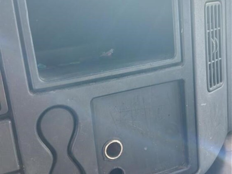 2004-international-durastar-4300-image-21