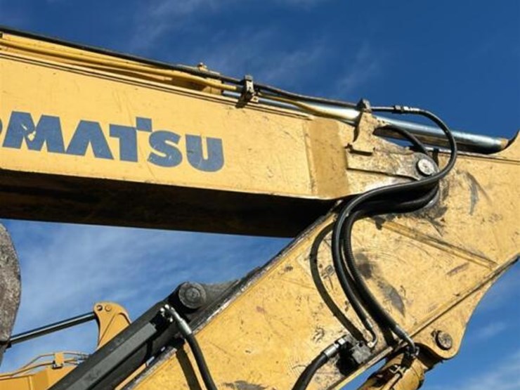 komatsu-pc270-lc-image-10