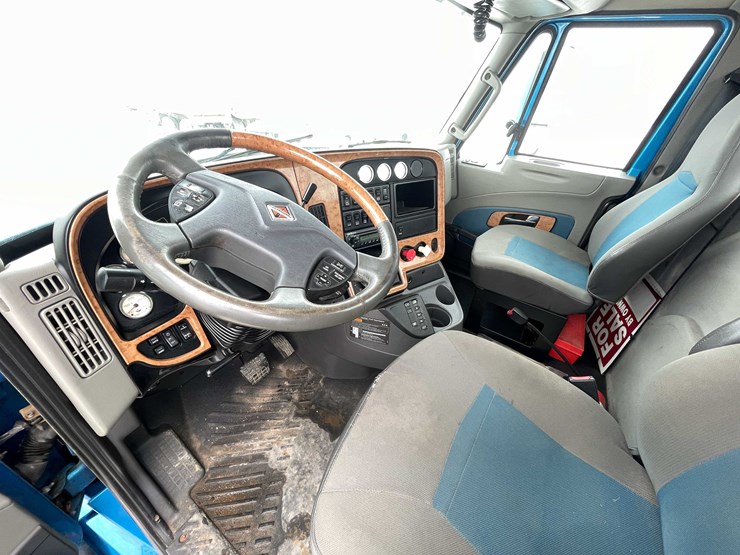 2014-international-prostar-image-75