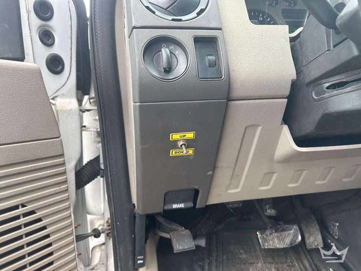 2008-ford-f550-image-24