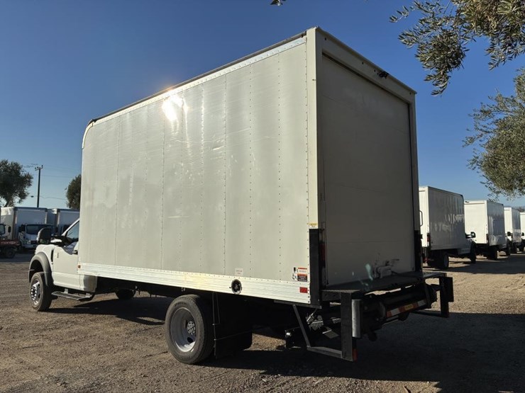 2022-ford-f450-xl-image-4