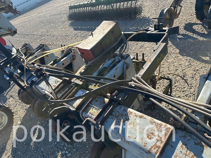 2616---hiniker-12-row-cultivator/-nitrous-applicator-image-8
