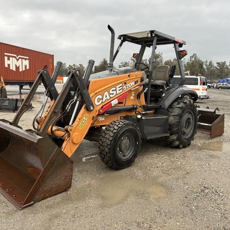 2020 CASE 570N EP