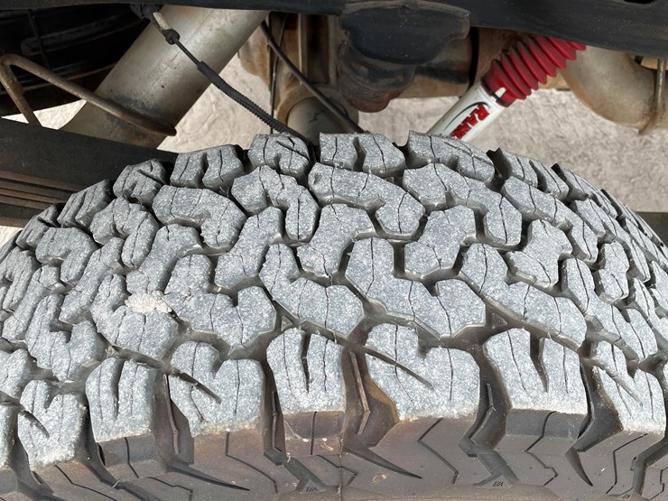 2011-chevrolet-silverado-2500hd-lt-image-16