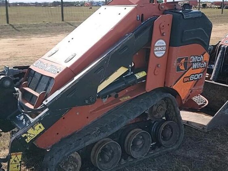 2018-ditch-witch-sk600-image-3