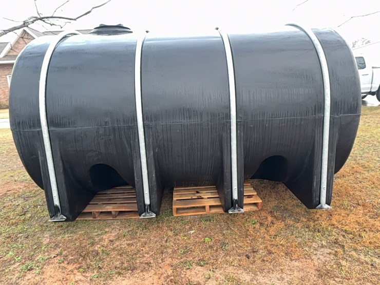 3235-gallon-black-poly-tank-with-straps---brand-new!!!-never-had-anything-in-it-and-has-been-inside-the-shed-since-bought-image-17