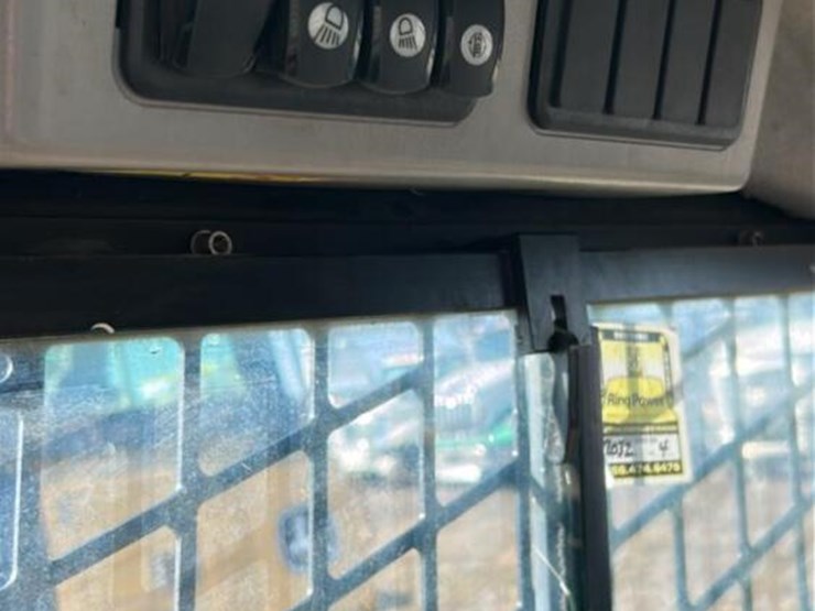 2017-caterpillar-277d-image-18