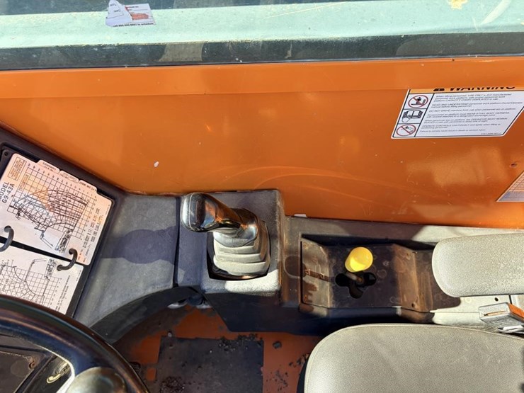 2004-jlg-g9-43a-image-19