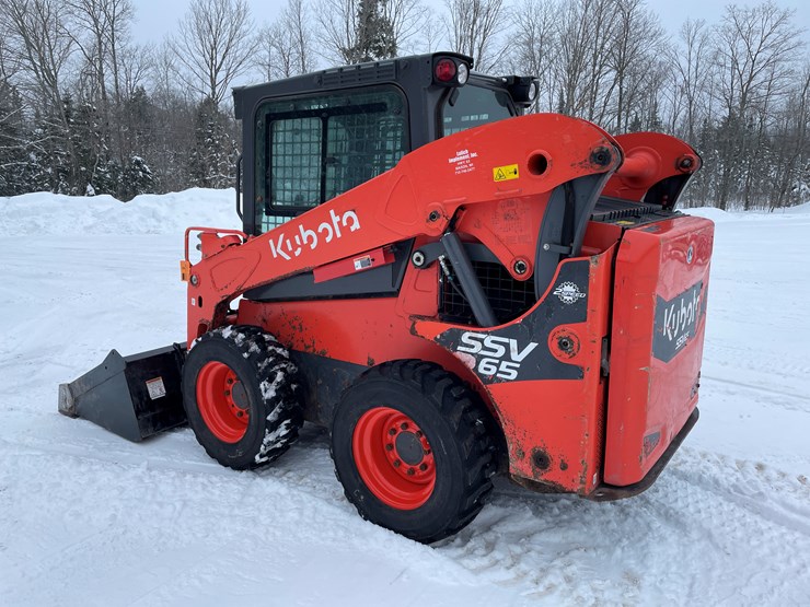 2022-kubota-ssv65-image-3