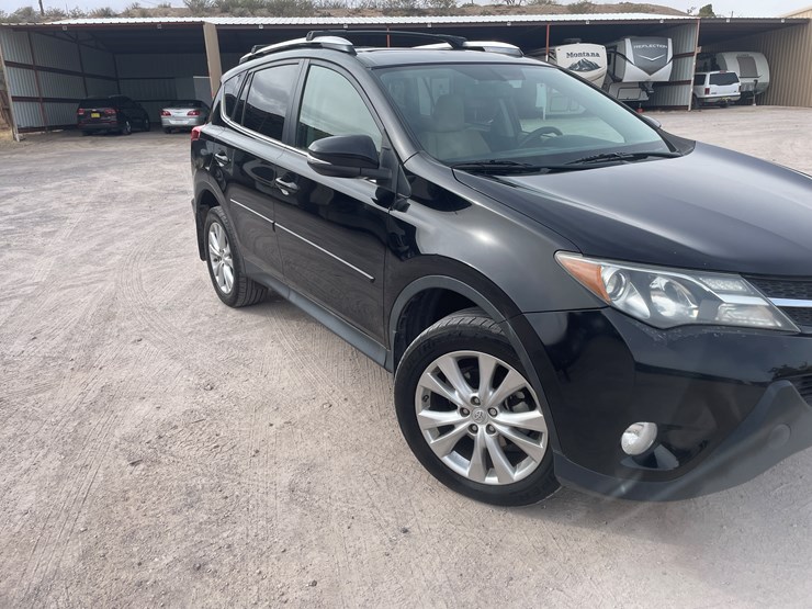 2013-toyota-rav4-image-6