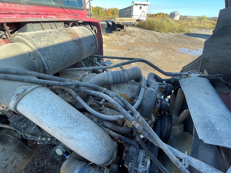 #312-•-2003-freightliner-dump-truck-(has-wi-title)-(denmark,-wi)-image-38