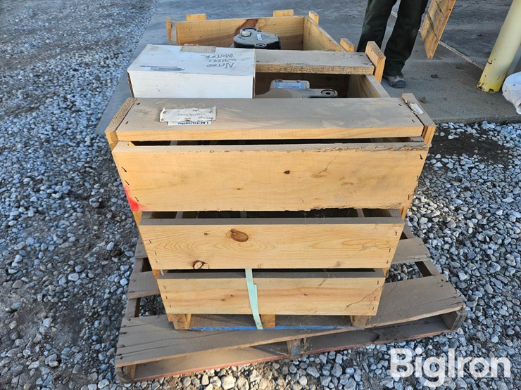 miller-21.44434.5-hydraulic-drive-wheel-motor-image-4